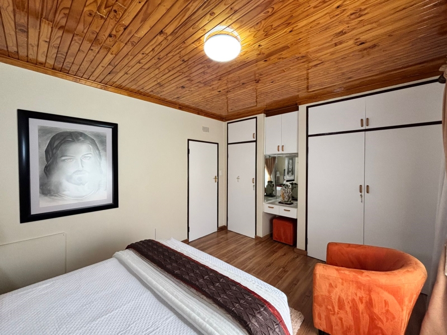 5 Bedroom Property for Sale in Flamwood North West